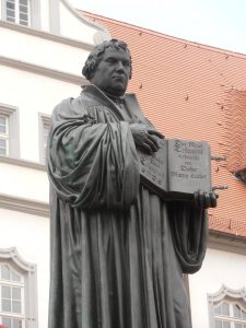 Predigt zu Römer 3,24-25 Epheser 2,19 Impuls der Woche Backrezepte Reformation Reformationskuchen Martin Luther Predigten zum Lesen Galater 5 Martin Luther Reformation Filmtipps Luther Martin