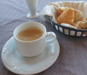 Gruppen und Projekte Kirchenkaffee Gottesdienst Herzlich Willkommen Einladung zum Gespräch und Kaffee Kekse