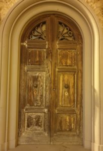 Predigt zu Hebräer 13, 20-21 Apostelgeschichte 16, 9 - 15 geschlossene Tür Kirchentür Kirche in der Toskana verschlossene Türen Verbitterung Resignation 