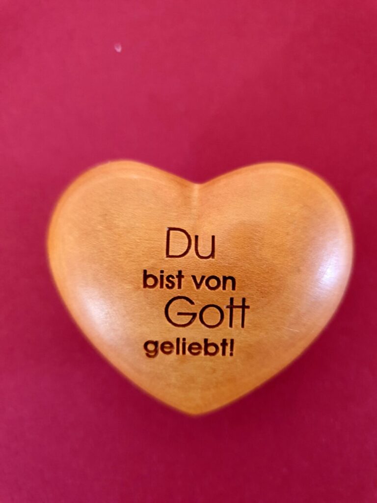 Predigt zu Apostelgeschichte 9,1-9 4. Sonntag nach Trinitatis Herz Jesus Christus von Gott geliebt Liebe Herz aus Holz