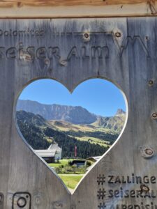 Predigt zu 1. Samuel 16,7 2. Sonntag nach Ostern Misericordias Domini mit Konfirmation Herz Jesus Christus Gott sieht das Herz an Herz auf der Seiser Alm Südtirol Dolomiten