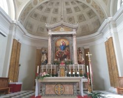 Besondere Tage und Anlässe, Predigt zu Johannes 12,35-45 Altar mit Altarkerzen Kirche in Lajen Südtirol Jesus ist das Licht der Welt